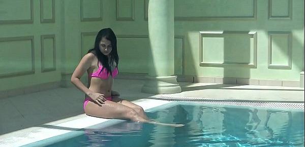  Hot Russian Jessica Lincoln in the pool